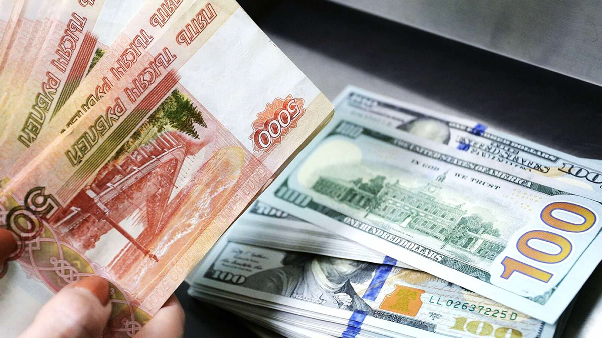 Исторический максимум: россияне несут деньги в банки как никогда