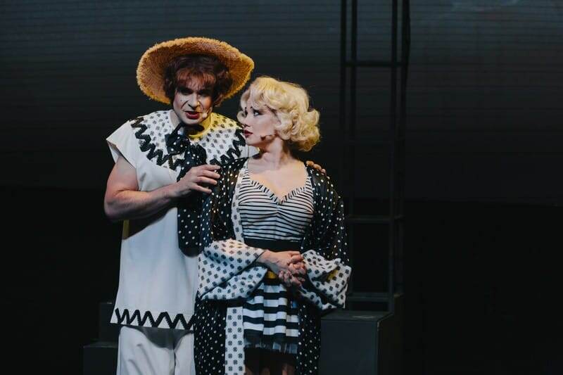 Мюзикл "В джазе только девушки" в Москве 18 декабря 2025 года.