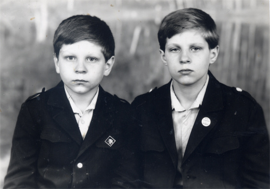 Фёдор с братом Александром в юности.