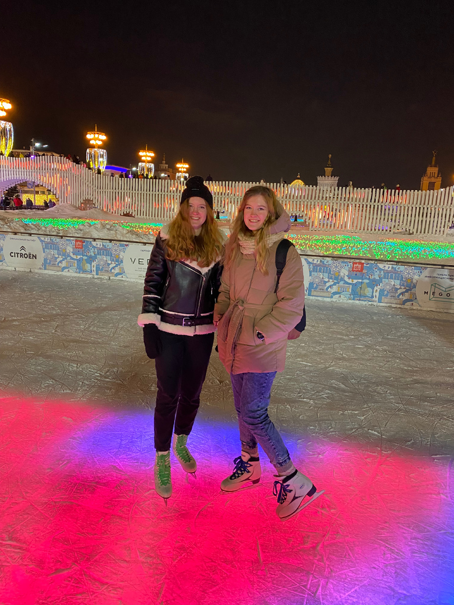 ВДНХ. По вечерам включается очень красивая подсветка 😍