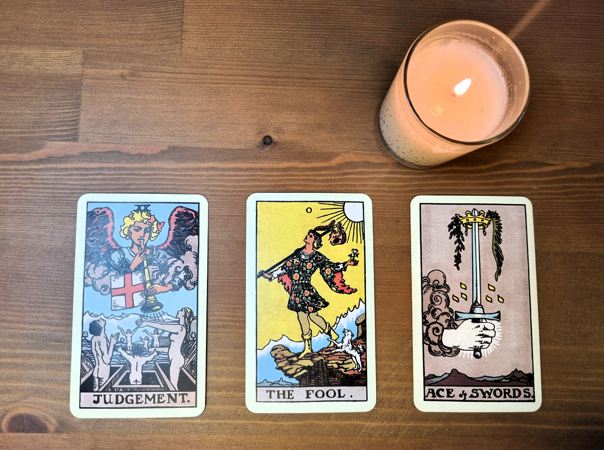 Как-то я уже иллюстрировала статью с помощью карт Таро. Думаю, неплохо получилось, решила повторить. Да простят меня дипломированные тарологи за вольность мыслей... Но я так вижу.