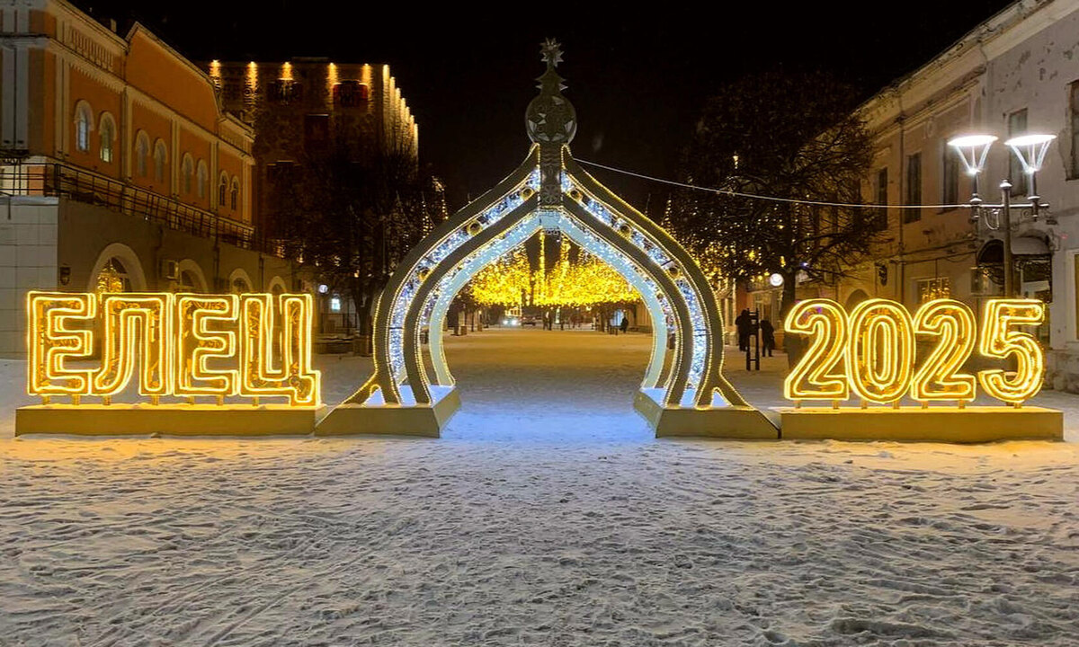 Адрес изображения https://static.mk.ru/upload/entities/2024/12/27/16/photoreportsImages/detailPicture/2e/6e/67/99/154cbda32054eaee8f575c3309ea9347.jpg