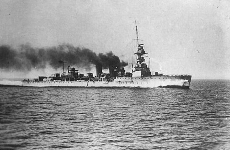 Британский легкий крейсер "Кассандра".