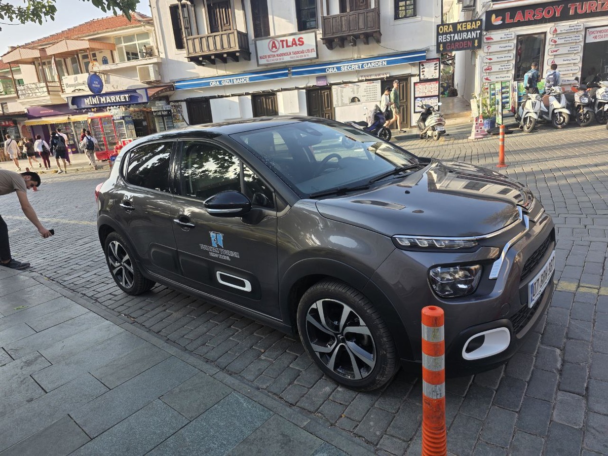 Такую машину-автомат выдали в Tunahan Tourism за 4000 руб/сутки в декабре 2025 года