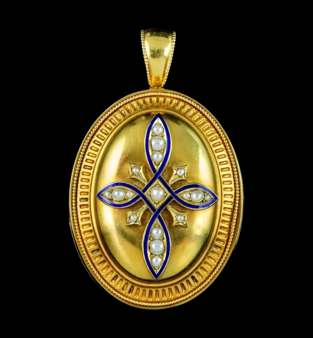 Старинные локеты