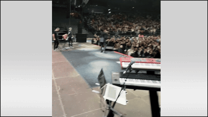    На концертах Лепса всегда аншлаг. GIF видео ТГ-канала GvLeps