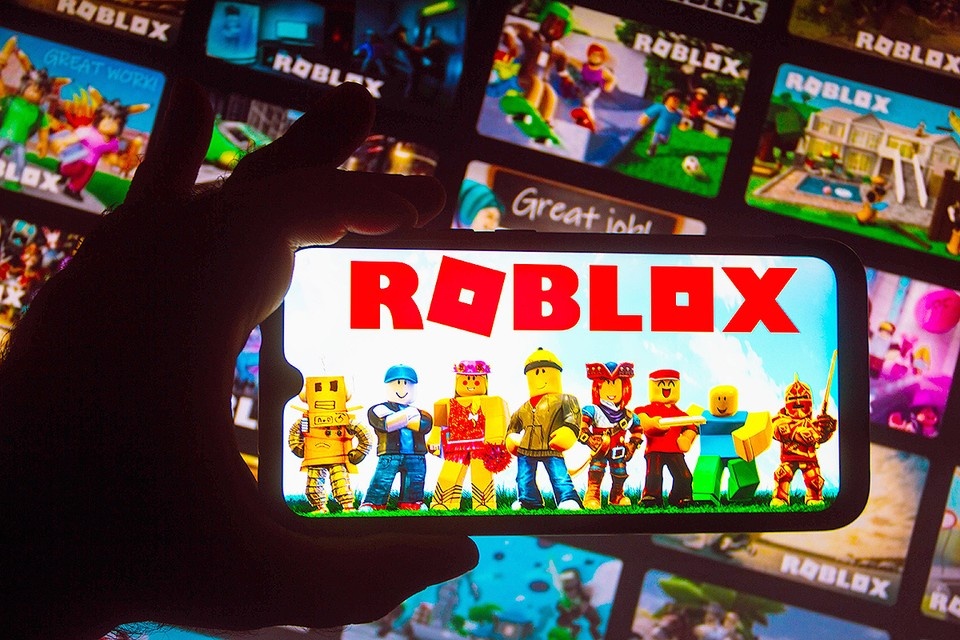    Как вам скажет любой подросток, Roblox - это не просто игра. Это целая вселенная с множеством миров. GLOBAL LOOK PRESS