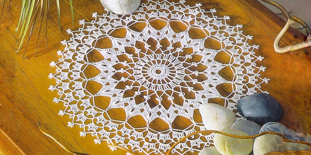 Вязаные крючком ажурные салфетки разной формы, которые можно переделать и навязать намного больше красоты и подарков