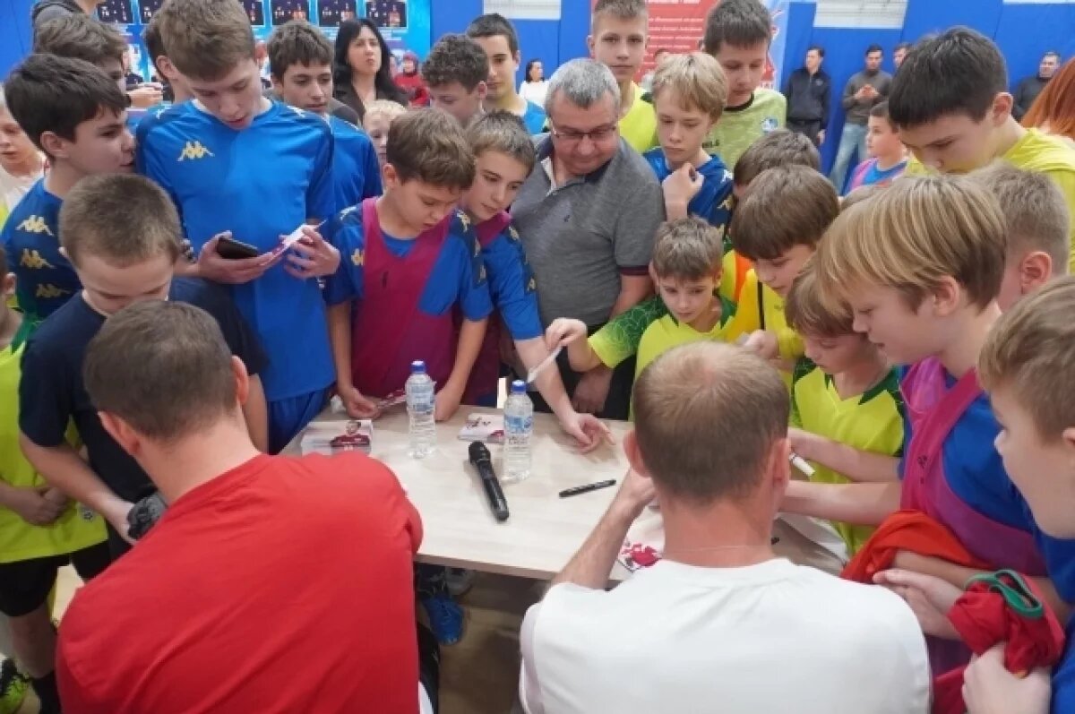    В Кохме мастер-класс по футболу провели Денис Глушаков и Андрей Ещенко