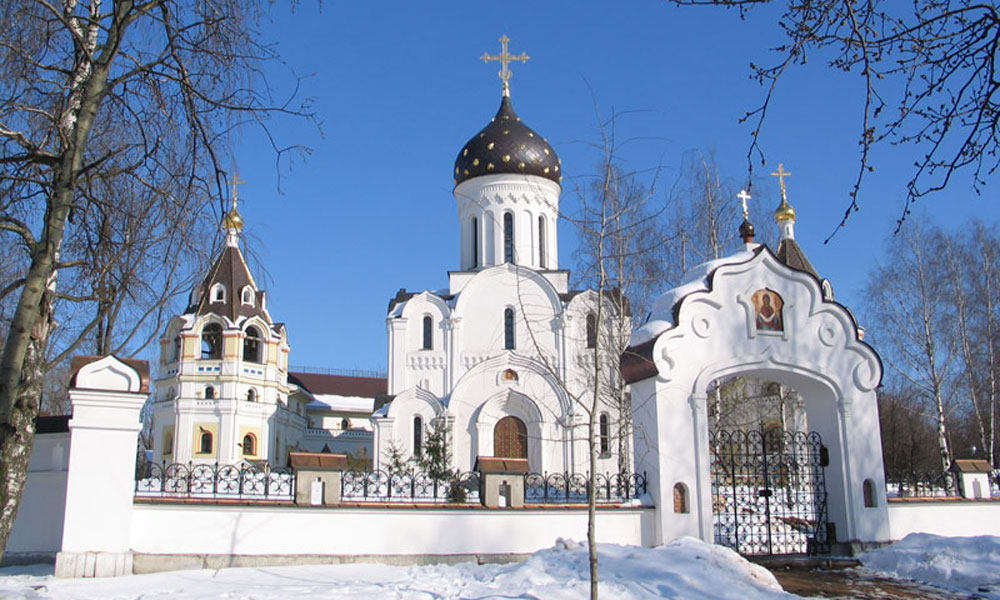 Четырёхконечная форма креста на православном храме