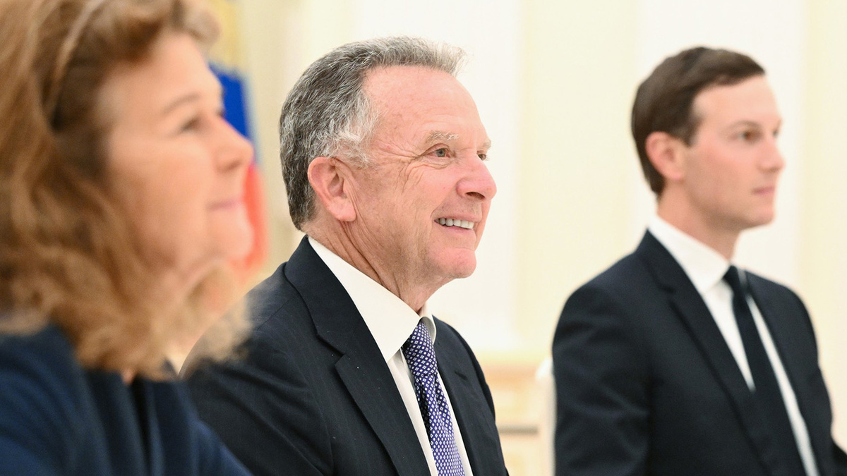   Пресс-служба президента России- Делегация США в составе спецпосланника Стива Уиткоффа и Джареда Кушнера на встрече с президентом России