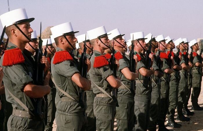 Формально легионеры не наёмники, но это не точно.