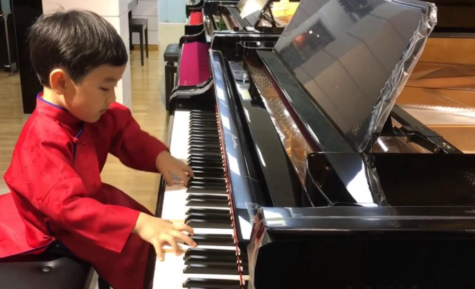 В Китае ОЧЕНЬ много как-то было детей виртуозов. В чем секрет? Их не жалели заставлять