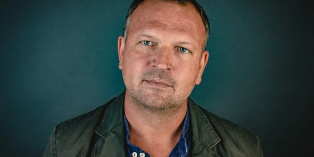 За пределами больницы: Как выглядят супруги актёров сериала «Скорая помощь»