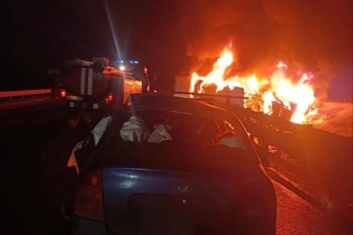    В Тереньгульском районе «Калина» врезалась в фуру, 3 человека погибли