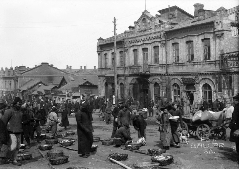 Уличная торговля на Миллионке. Фото: Фото: Фото из открытых источников