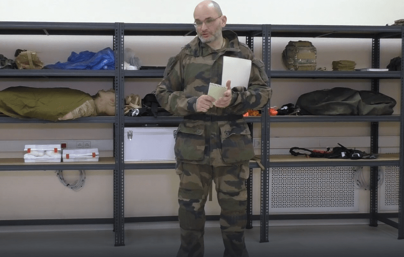 Юрий Евич специалист по тактической(боевой) медицине.