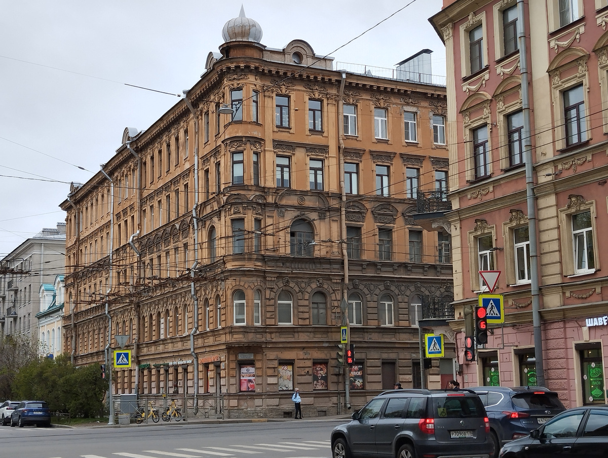 Улица Комиссара Смирнова