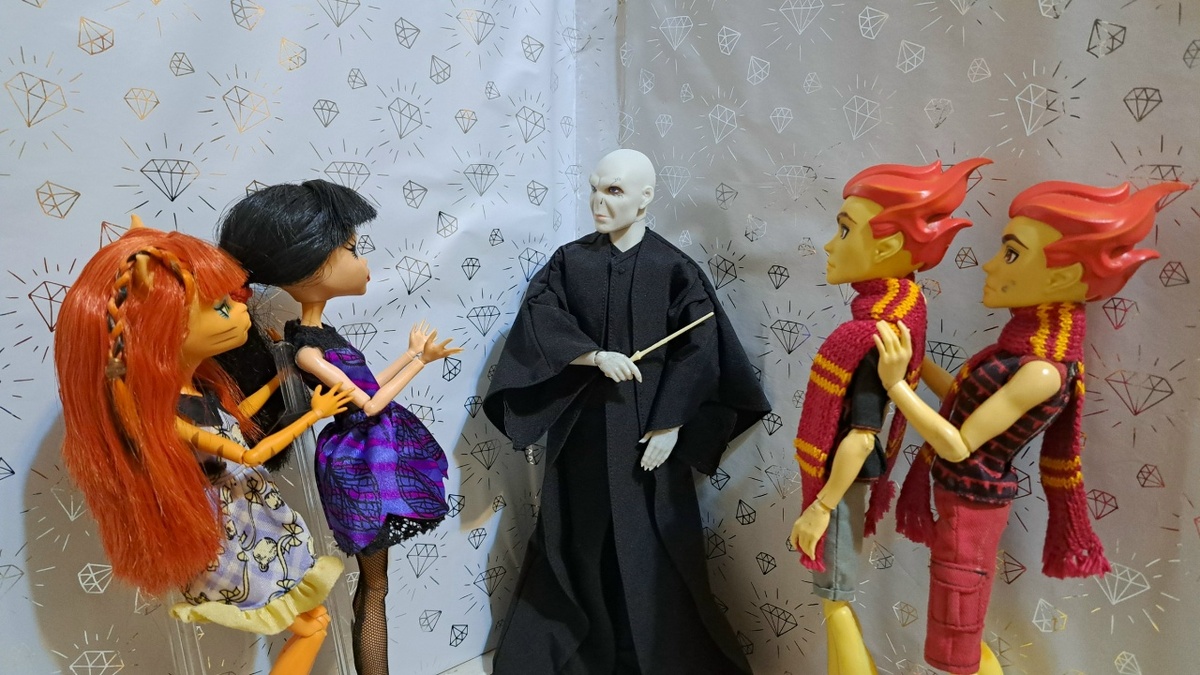 В Академию Магии приехал новый ректор! Кажется, он очень строгий. 