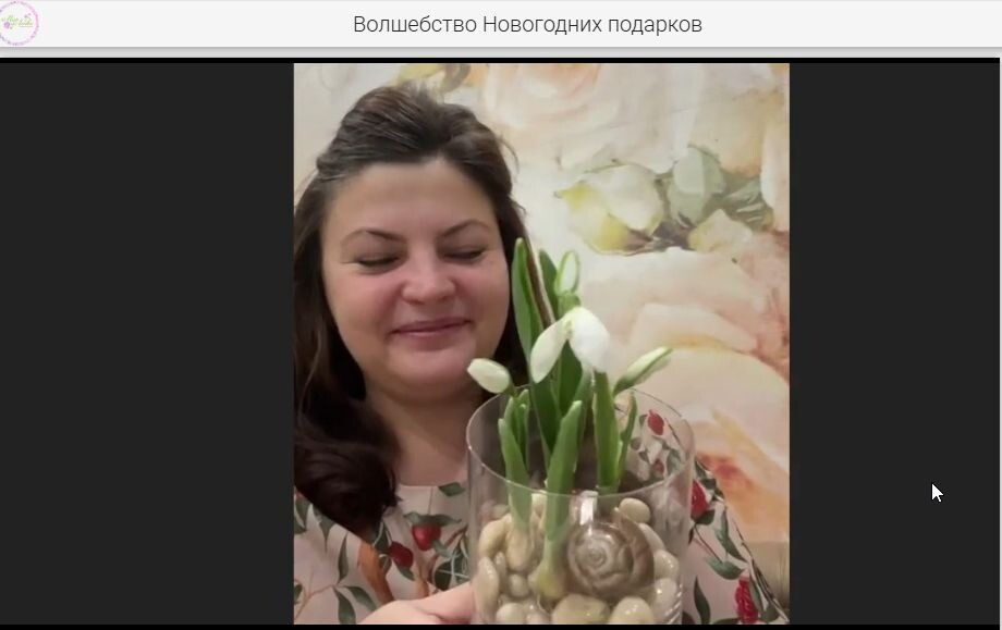 Ольга Давлетшина рассказывает, что на новогодних ярмарках лучше всего продаются подснежники из холодного фарфора