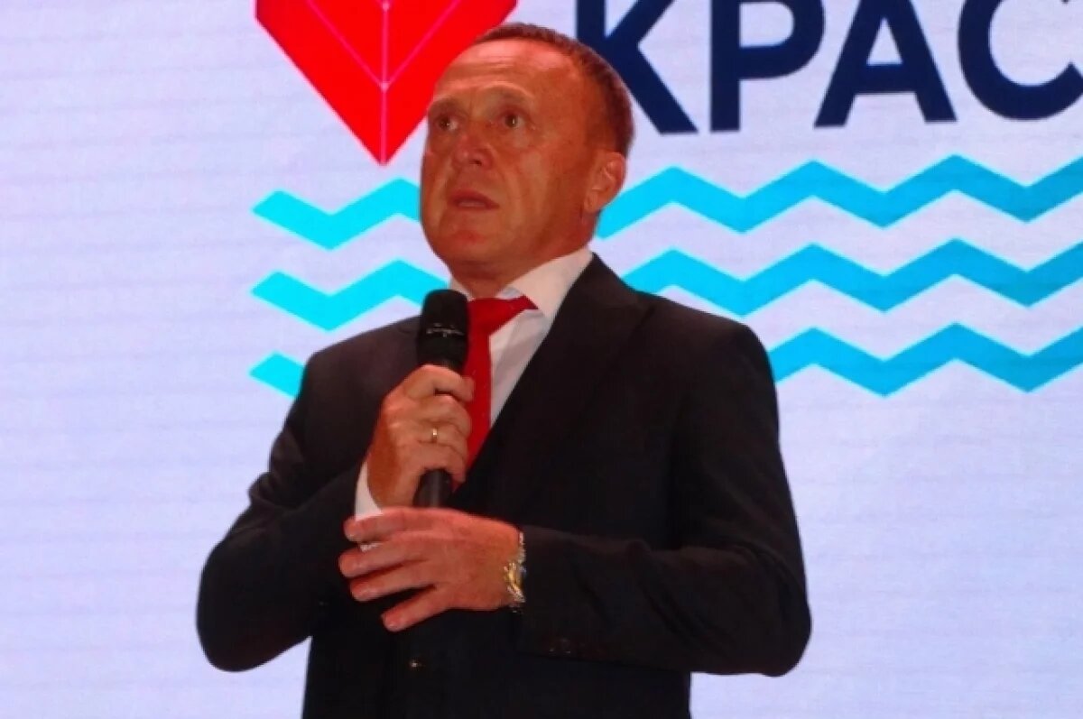    Бывший чиновник дал выставке название «Все только начинается».