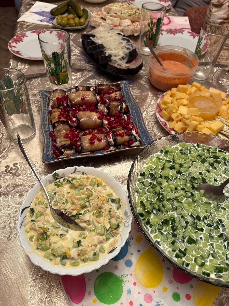 Стол праздничный