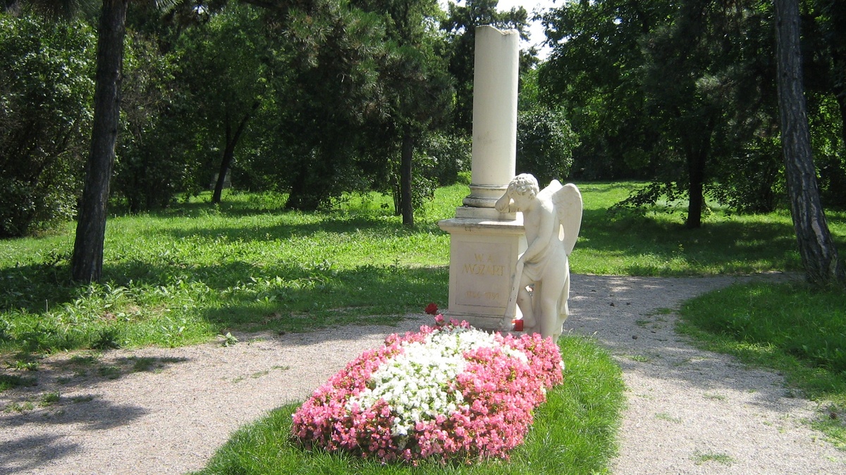 Кенотаф на месте предполагаемого захоронения Моцарта. Вена, кладбище Святого Марка