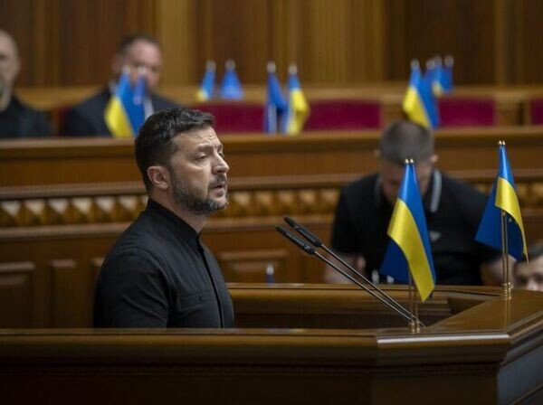 Нагадить перед уходом. Украина лишила русский язык европейской защиты