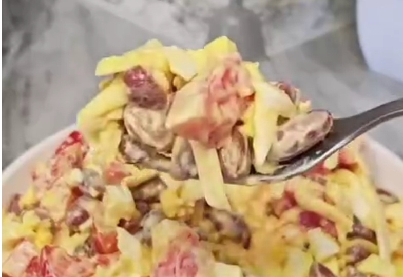 Салат с фасолью – сытно, вкусно и просто!