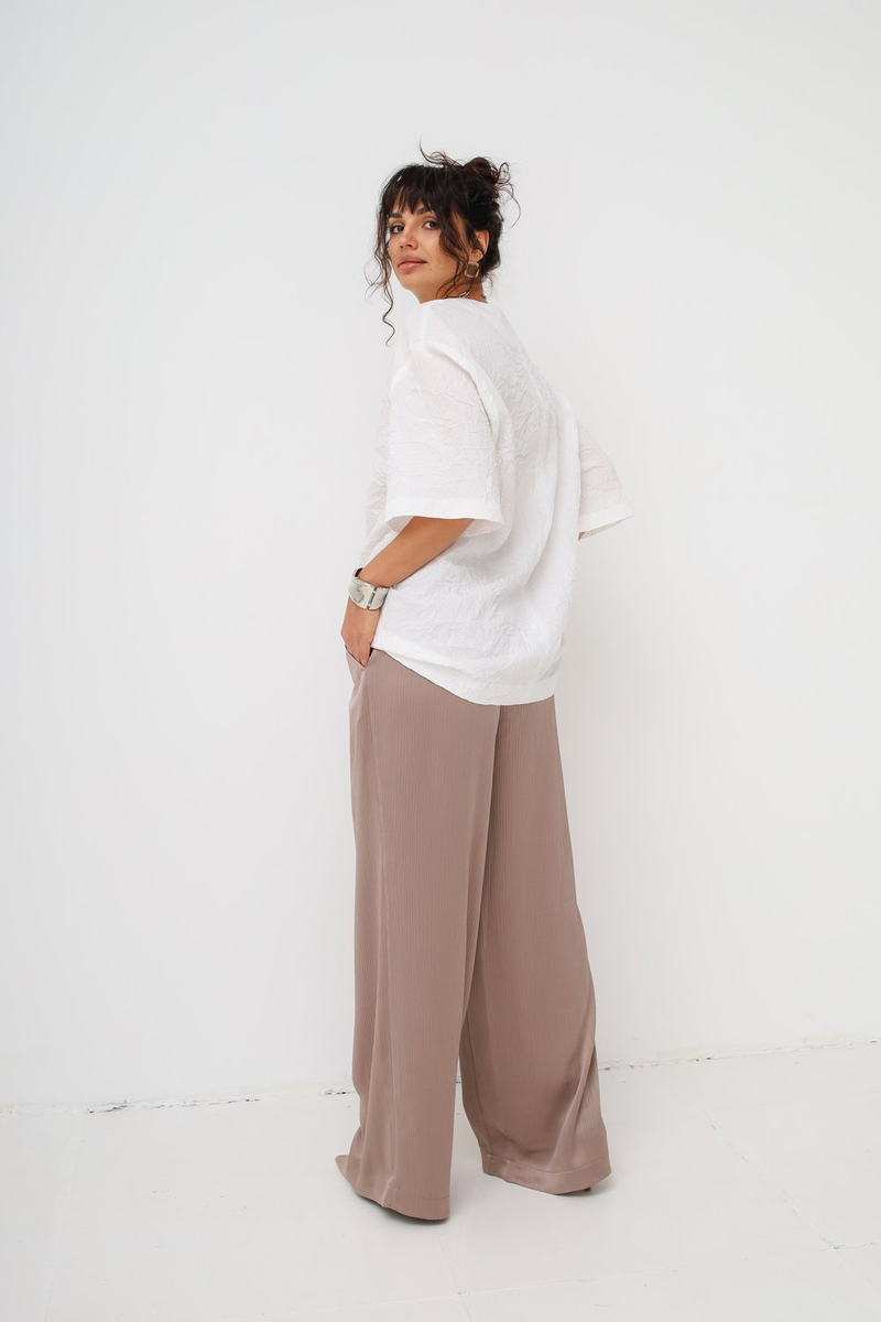 блузка женская Texture белый – с брошью на талии