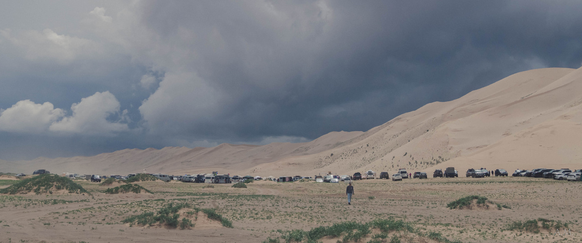 А машины прибывали 