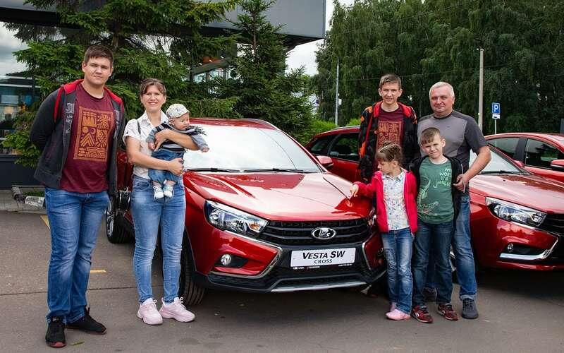    Ирина Веденева и ее семья.