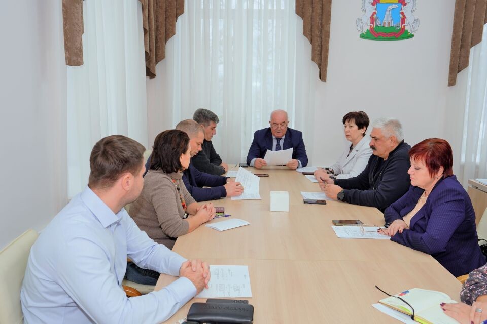    Заседание комитета по экономической политике и собственности. Источник: БГД