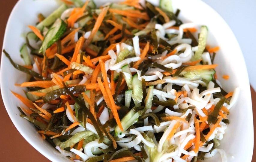 Салат с морской капустой и кальмаром Легкий, полезный и богатый йодом!