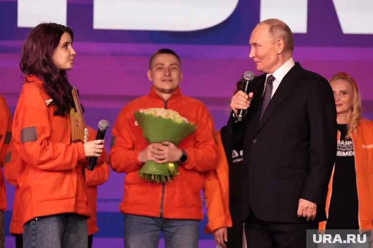 Плужникова стала волонтером 2025 года. Фото: Роман Наумов © URA.RU