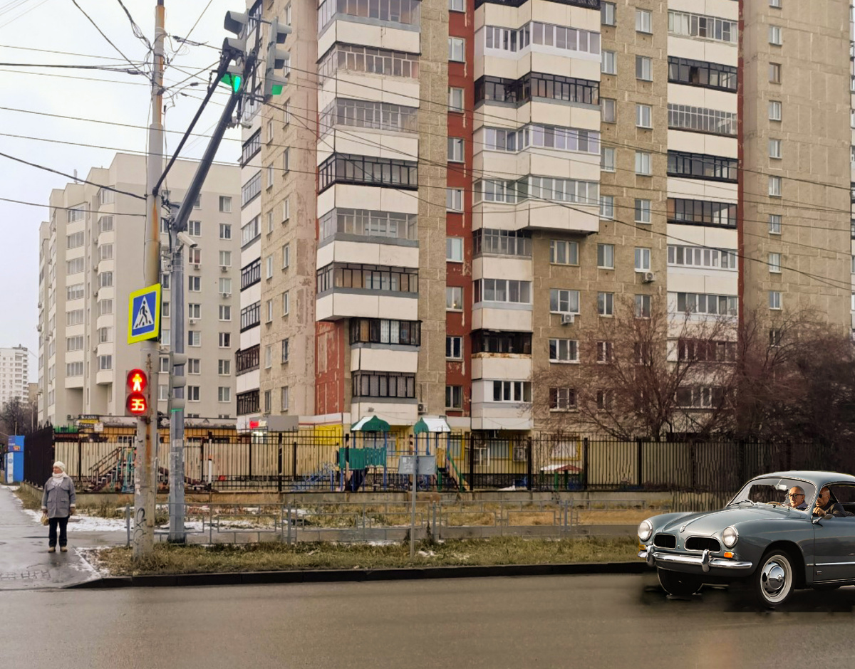 Город Екатеринбург, Уралмаш, перекрёсток улиц Кировградской и Ильича