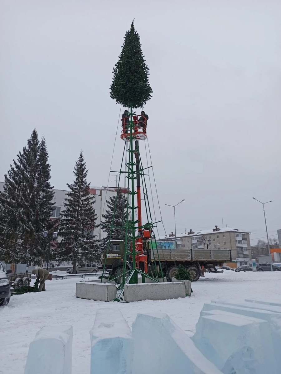 Установка елки в прошлом году