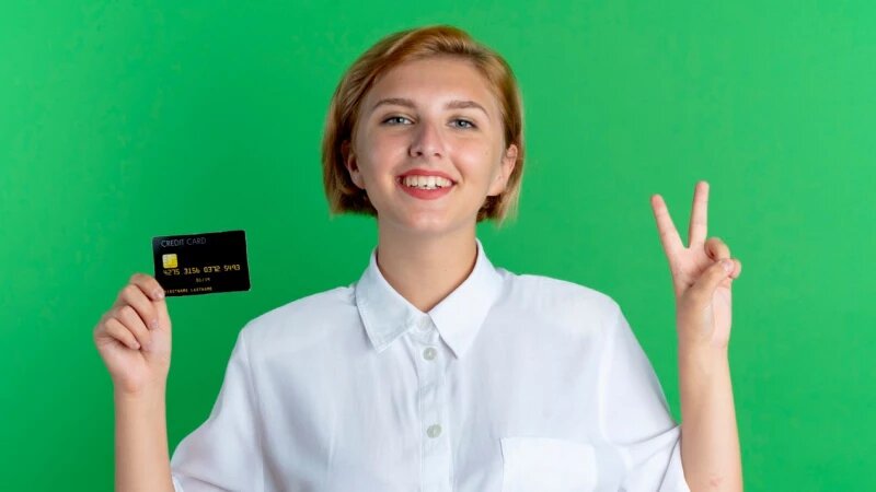     Банковская карта. freepik.com/stockking