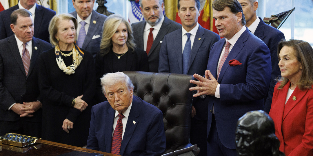 «Раньше надо было думать»: Трамп фактически назвал Зеленского и украинцев «идиотами без карт»