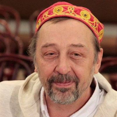     Сегодня родились Николай Коляда и Демис Карибидис