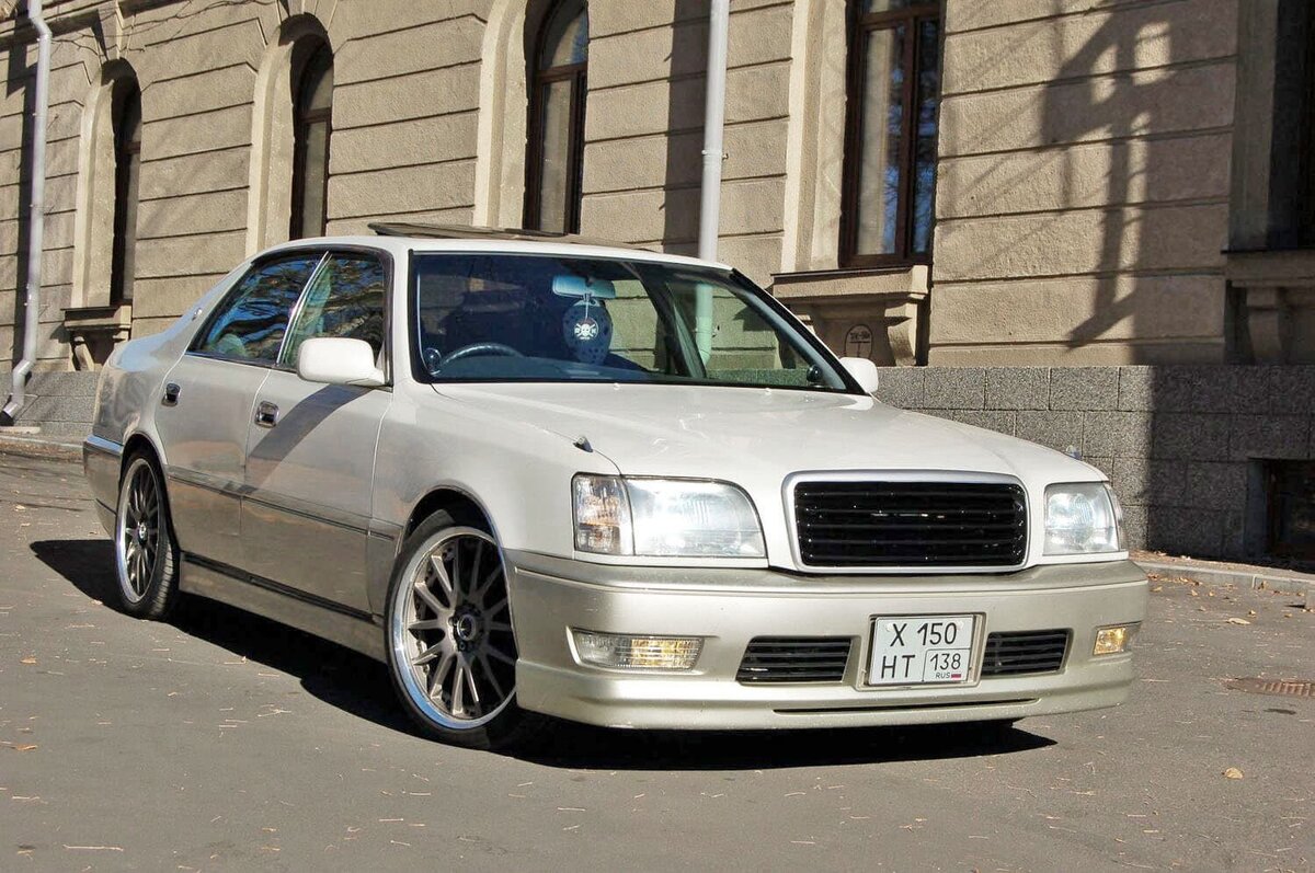   Toyota Crown Majesta