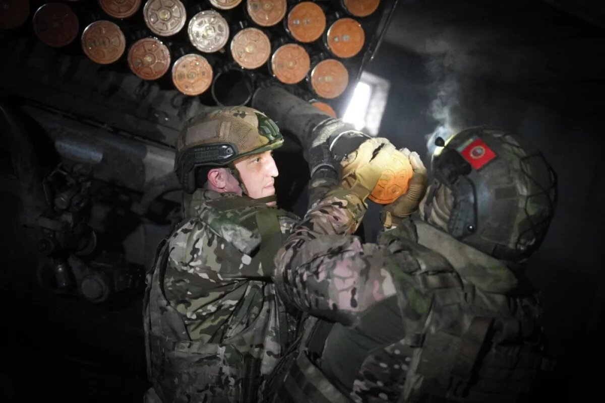    Боевая работа экипажа РСЗО «Град» (БМ-21) группировки войск «Центр» ВС РФ..