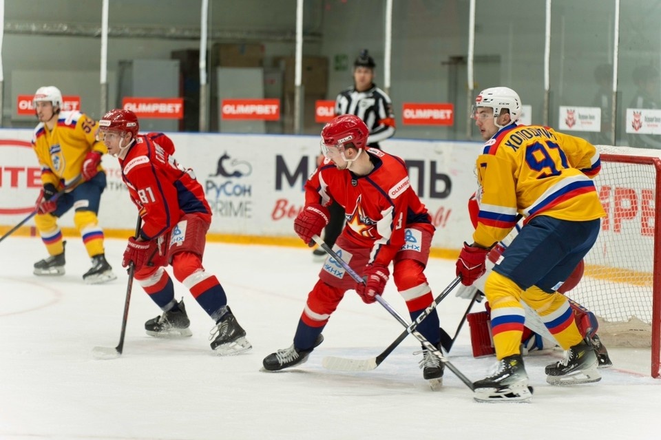    «Ижсталь» проиграла со счетом 2:1. Фото: ХК «Ижсталь»