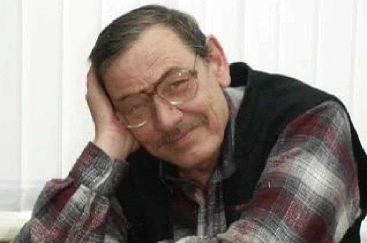    В Чувашии умер художник-оформитель, поэт и прозаик Александр Будников