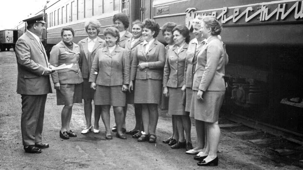 Совещание проводников перед отправлением поезда.📷Фото: Горьковская железная дорога