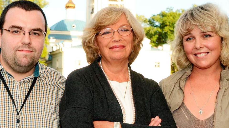 Фото: Ольга Остроумова с детьми Ольгой и Михаилом  