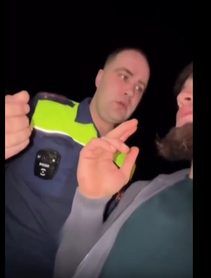 скриншот из видео 