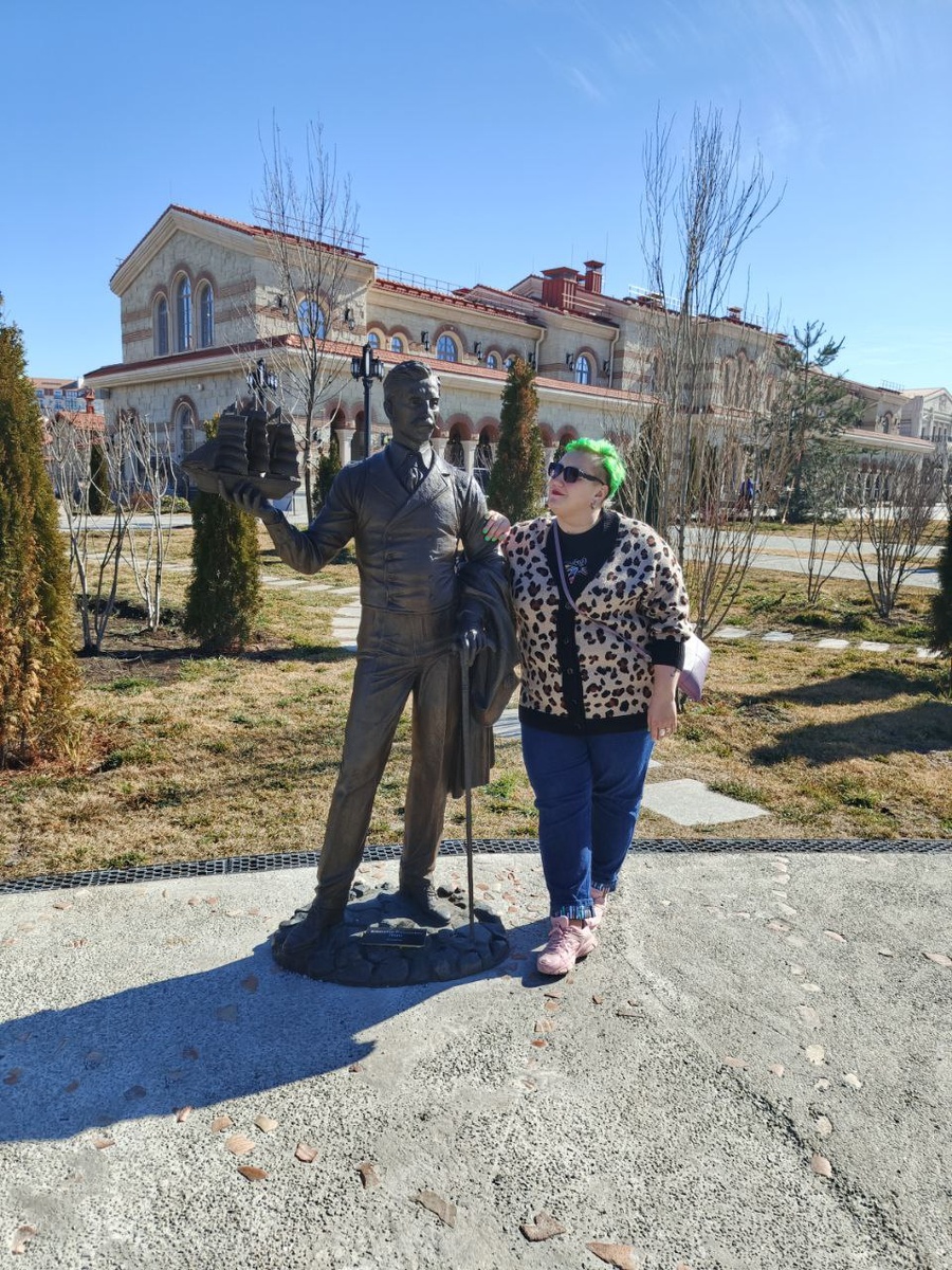 Памятник Грину в Новом Херсонесе