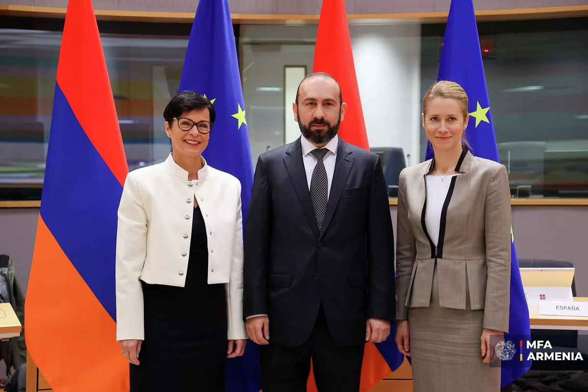 © Photo : press office of MFA of RA