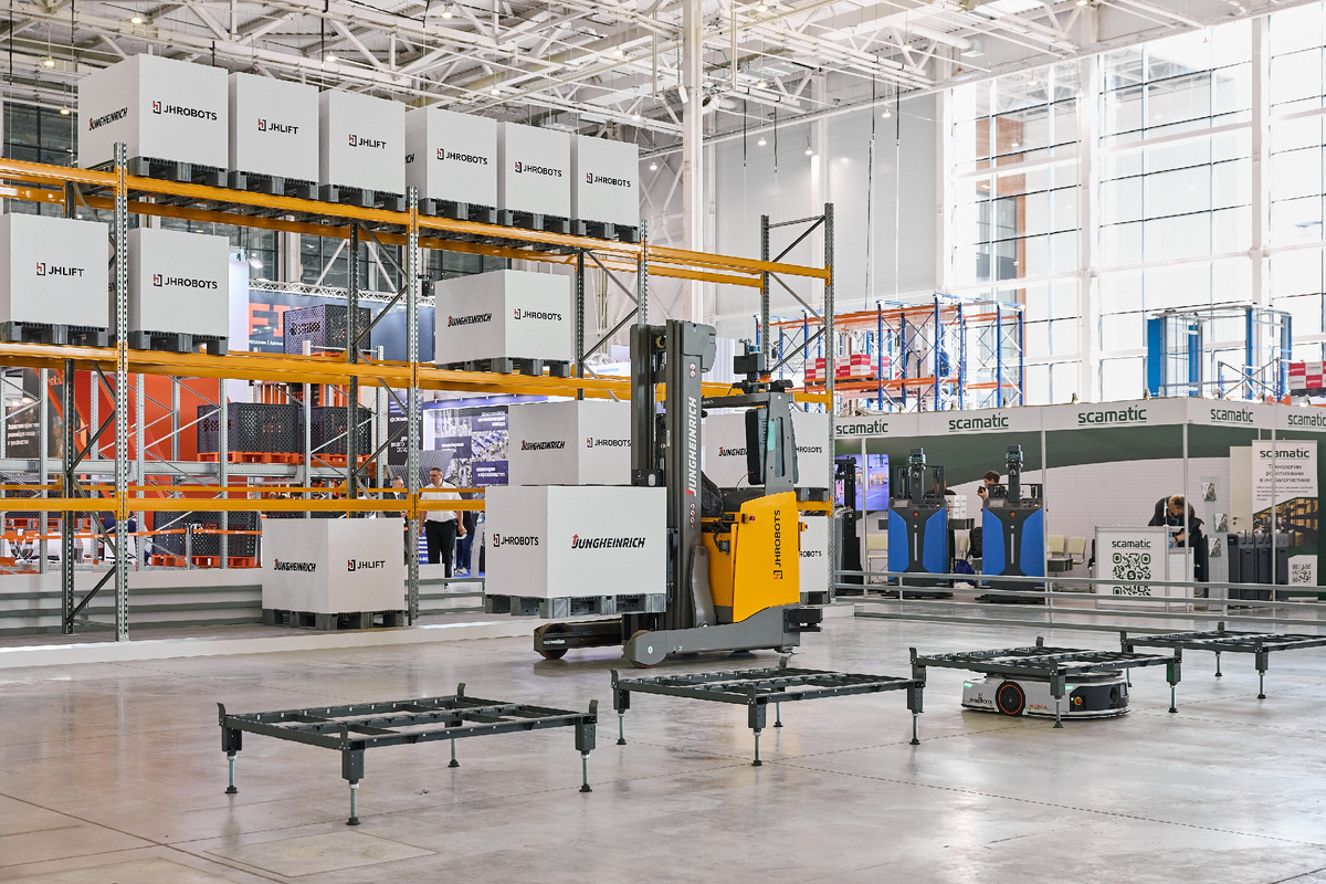 Стенд JHROBOTS на выставке Reindustry 2025
